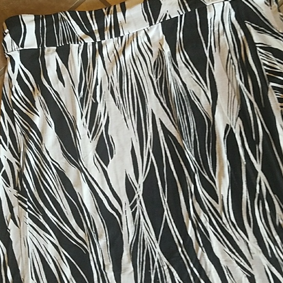 Liz claiborne maxi skirt - Picture 2 of 3